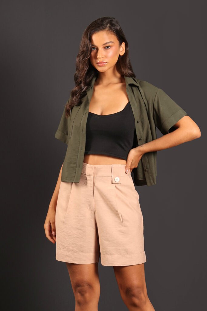 Bermuda Com Pregas Alfaiataria