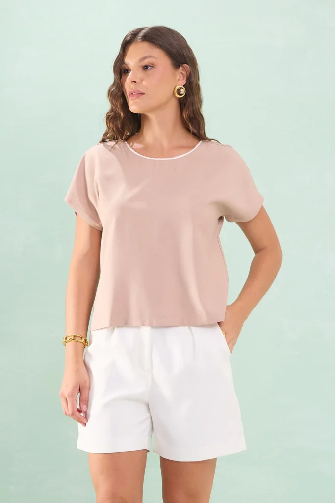 Blusa Com Vivo No Decote Viscose