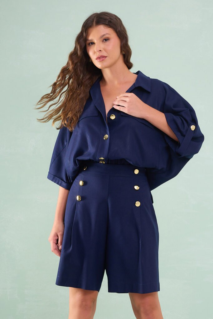 Bermuda Detalhe Botões e Pregas Alfaiataria