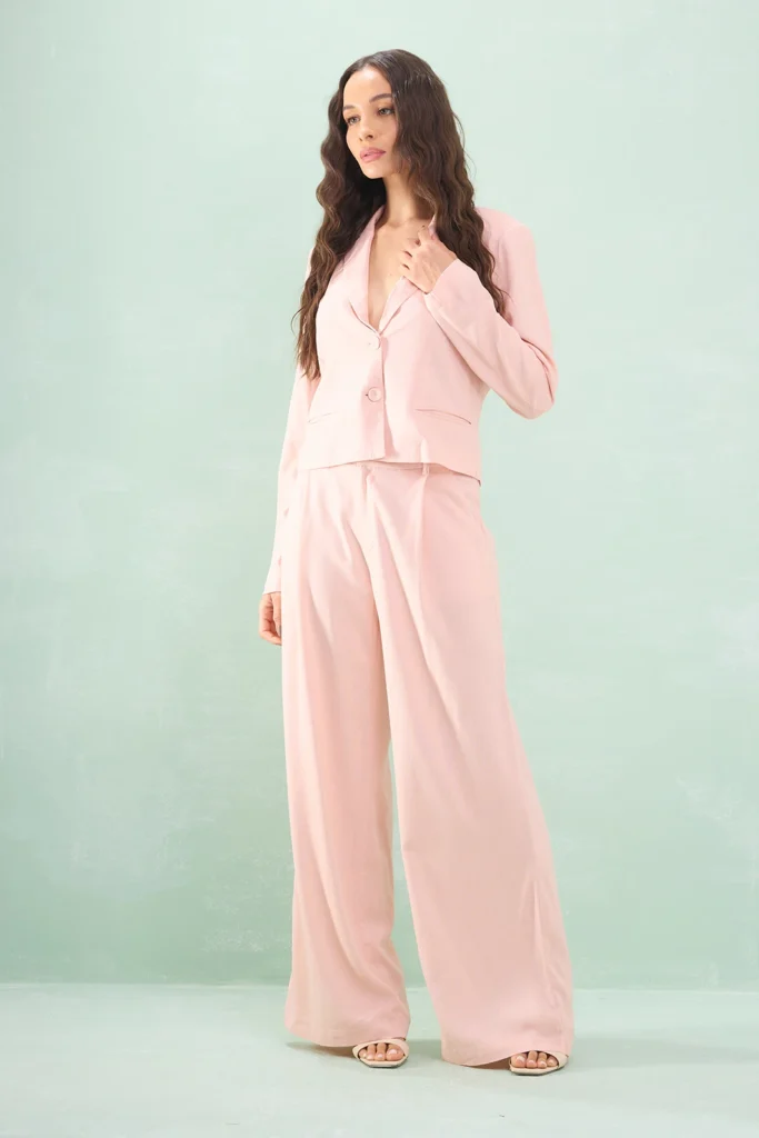 Calça Wide Leg Com Pregas Linho