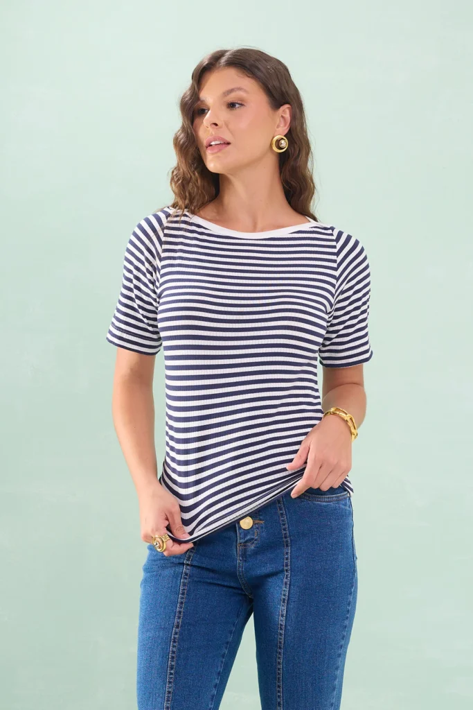 Blusa Decote Canoa Malha Viscose Mista Listrada
