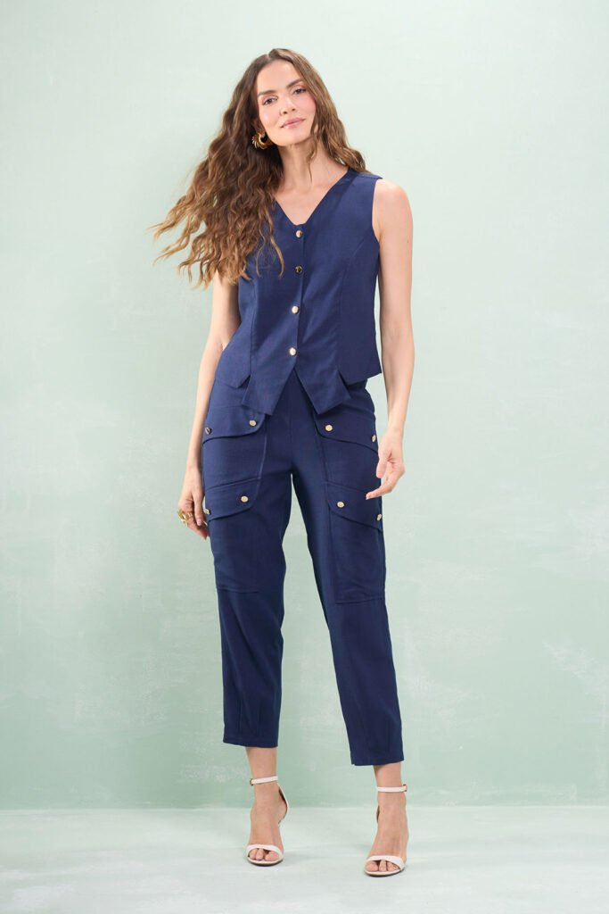 Calça Cenoura Bolso Duplo Viscolinho