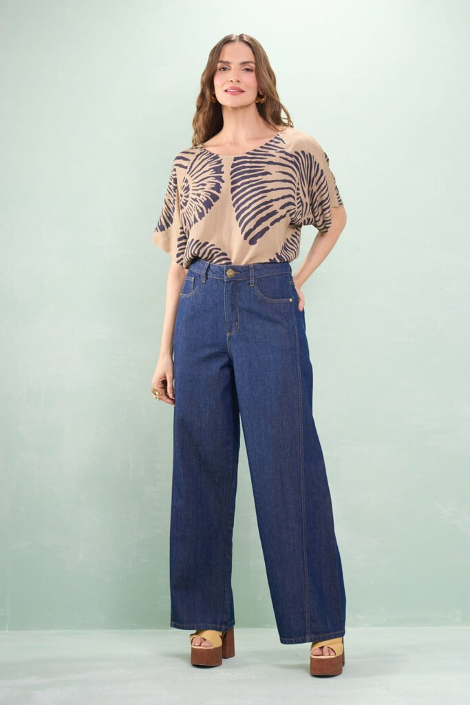 Calça Jeans Pantalona Com Recorte