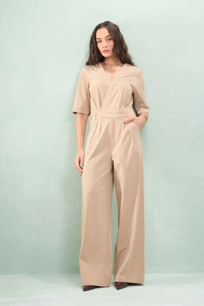 Macacão Com Manga Transpasse Busto Alfaiataria