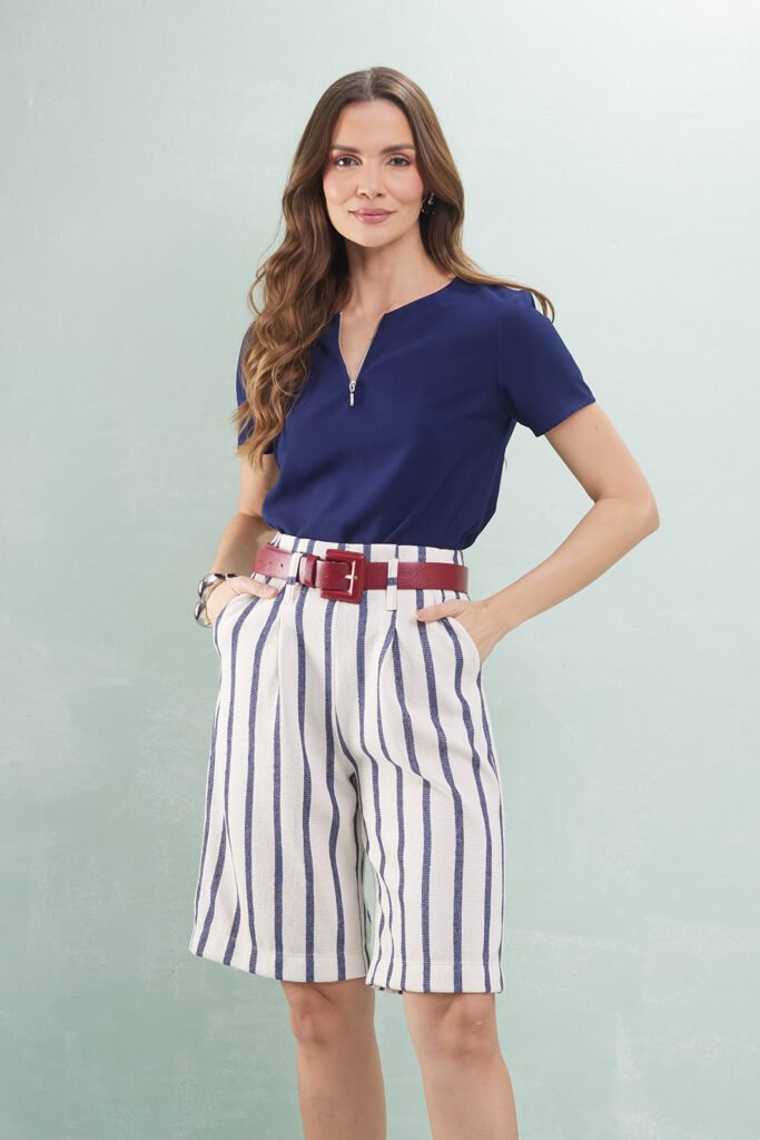 Blusa Manga Curta Com Zíper Alfaiataria